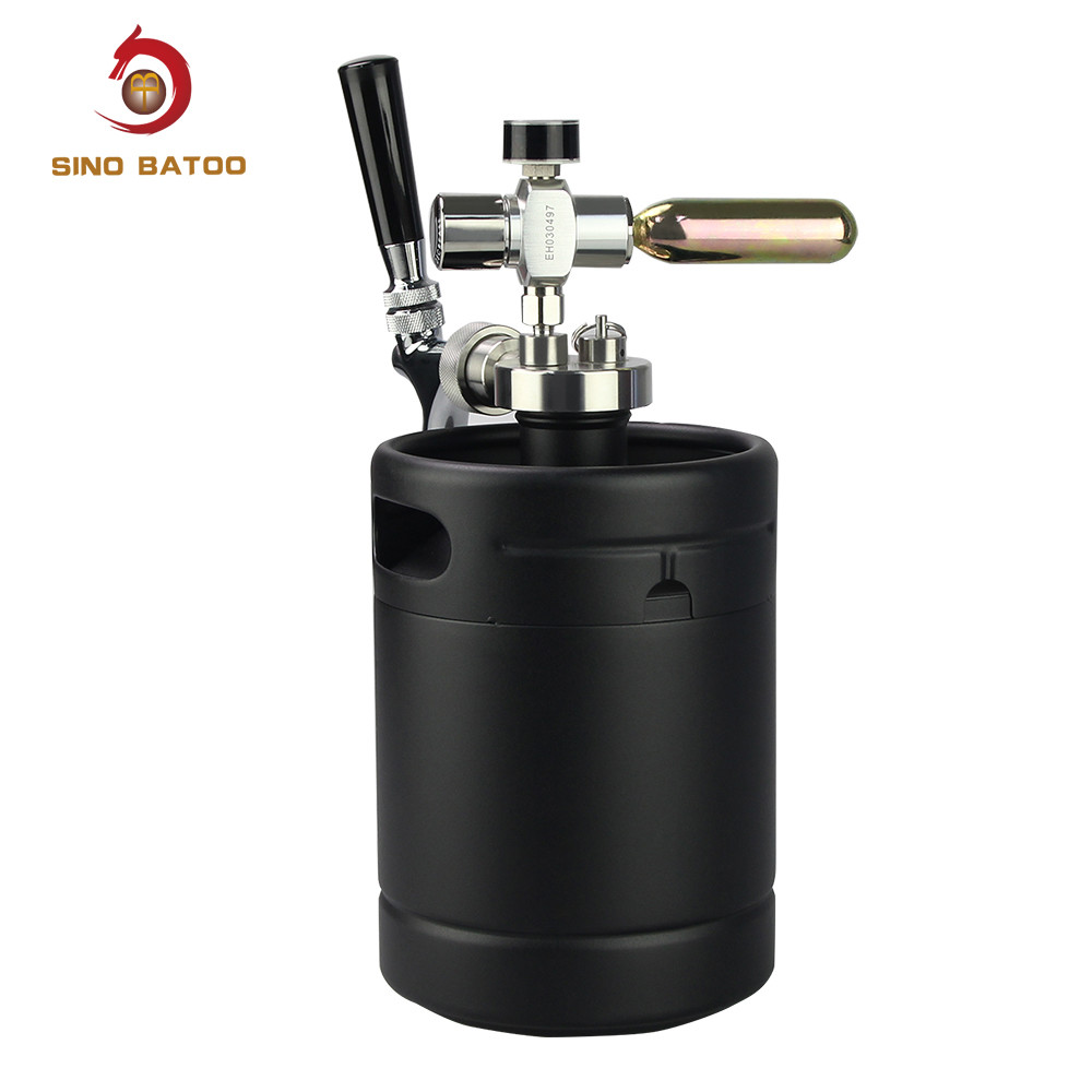 Portable CO2 Mini Keg Dispenser , Stainless Steel Homebrew Kegerator Kit